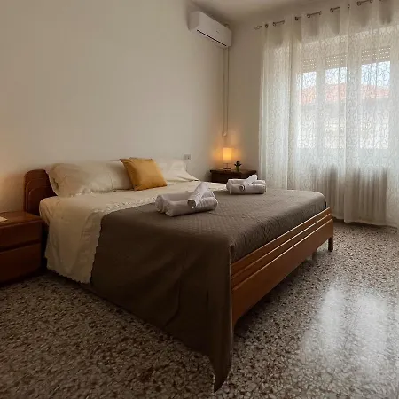 Nautes Apartment *